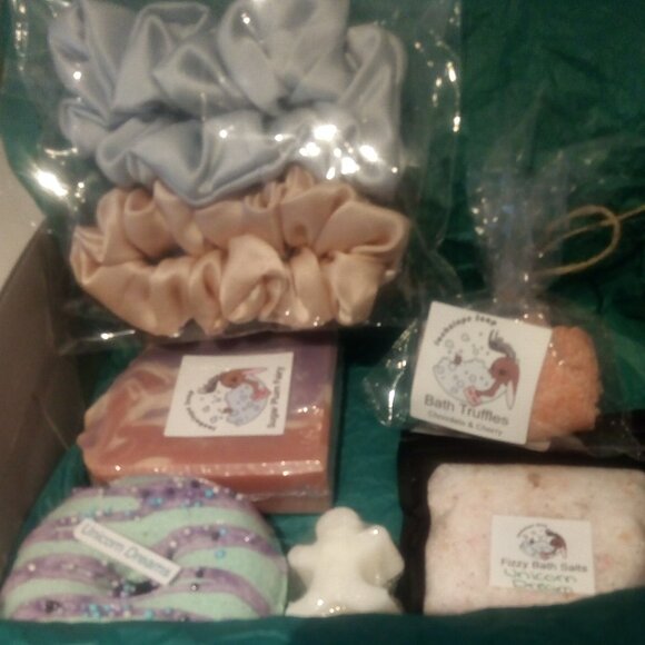 NEW, All Natural Gift Basket of Bath Products - Picture 3 of 4